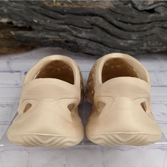 Unisex Foam Runners - Picture 5 of 9